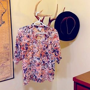 Beautiful Evereve blouse. The back is a couple of inches longer than the front.